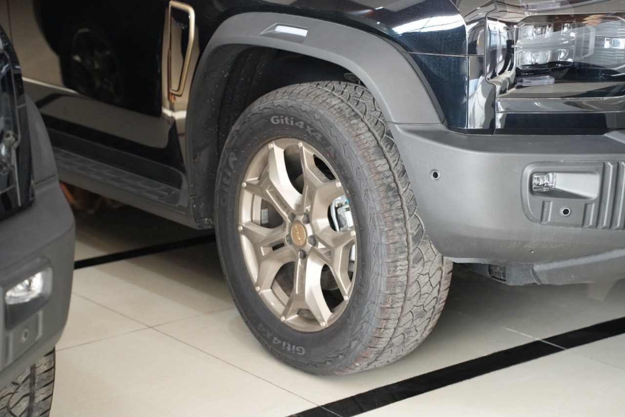 Jetour T2 Travel+ 4WD, jante et marchepied