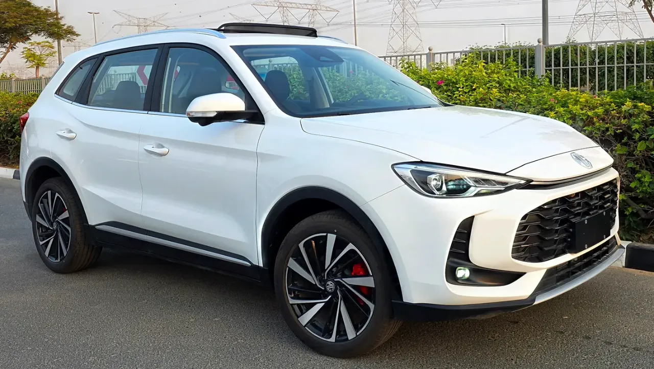 MG ZS 1.5L, vue avant trois quarts