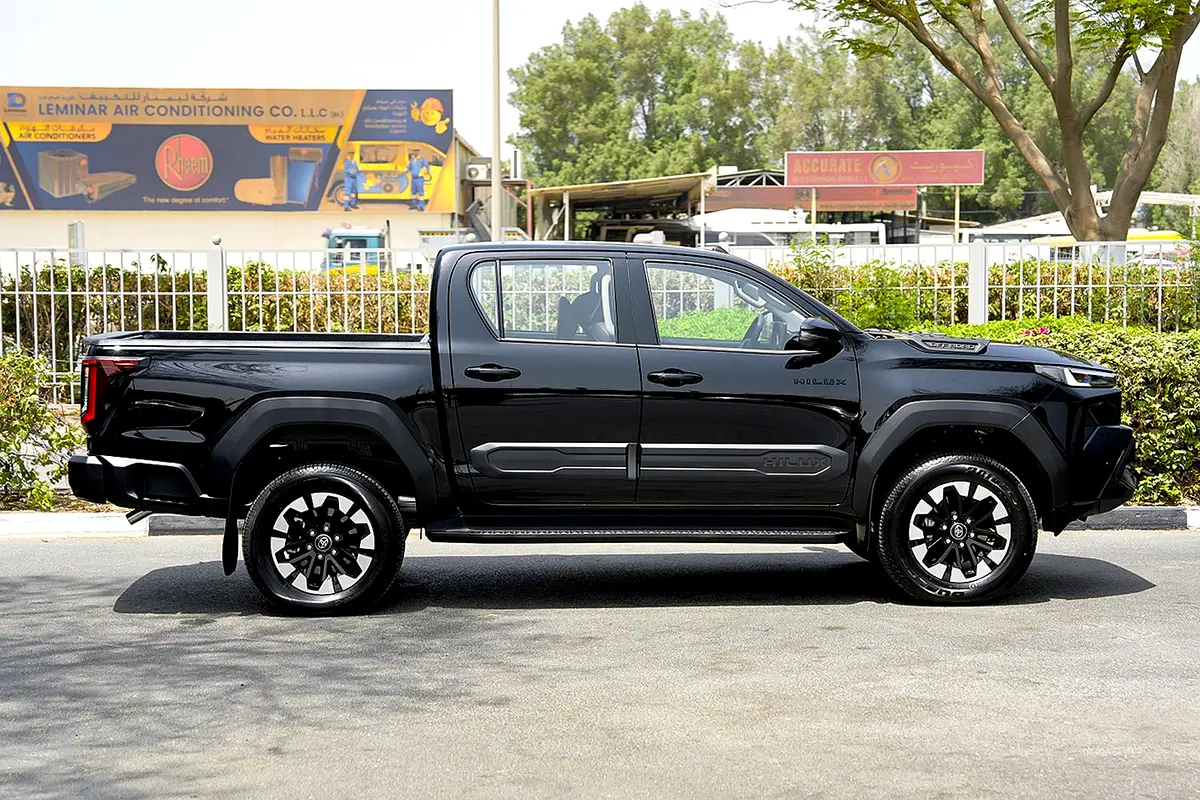 Toyota Hilux 2.8 Diesel, vue de profil