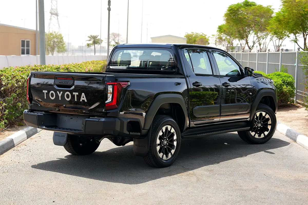 Toyota Hilux 2.8 Diesel, vue arrière trois quarts