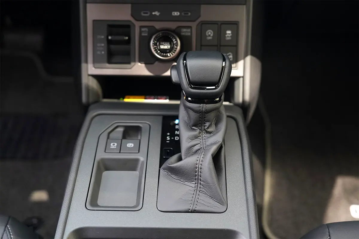 Toyota Hilux 2.8 Diesel, console centrale