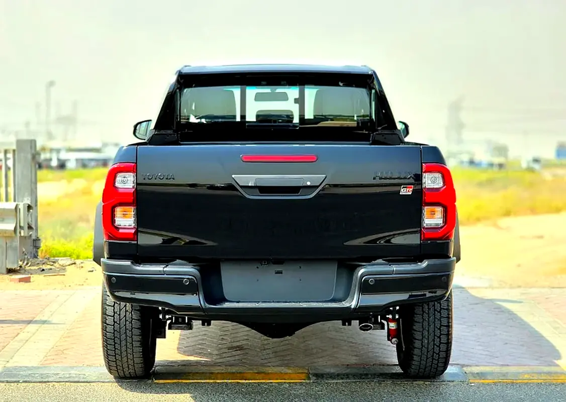 Toyota Hilux GR Sport 2.8 Diesel, vue arrière