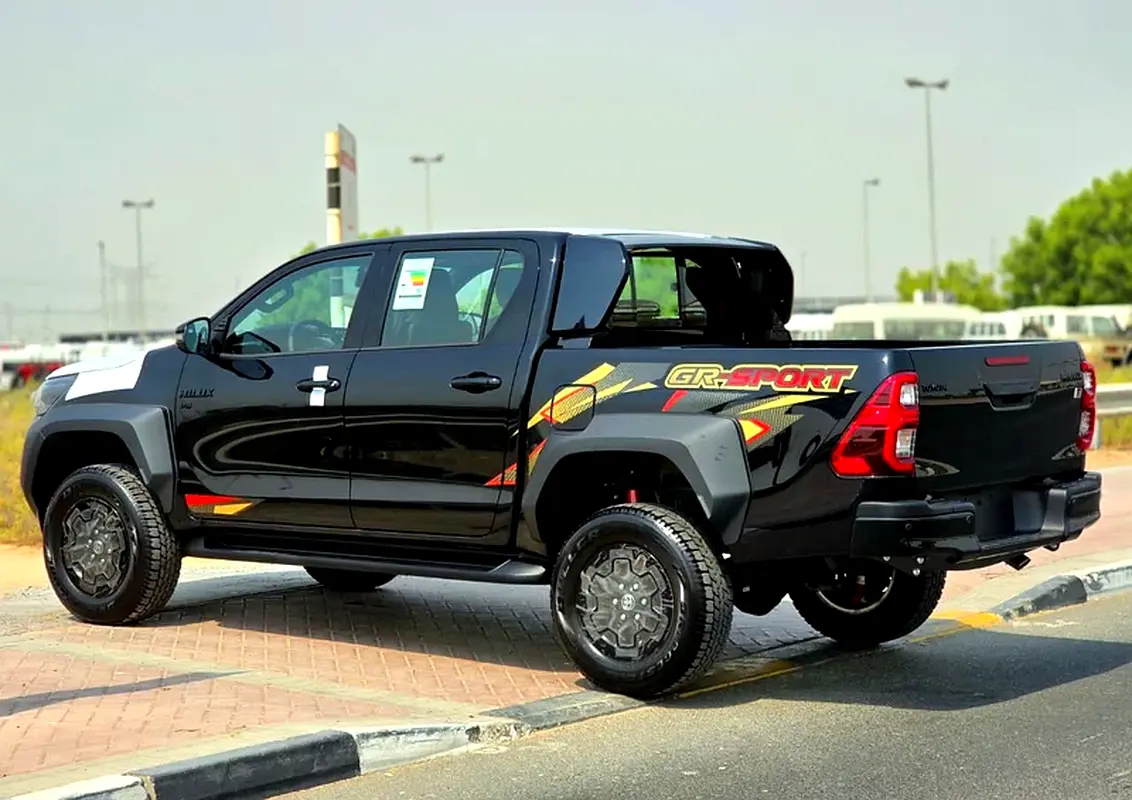 Toyota Hilux GR Sport 2.8 Diesel, vue de profil