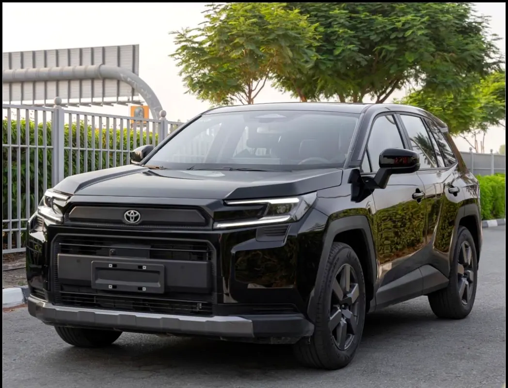 Toyota RAV4 2.5 Hybride, vue avant trois quarts