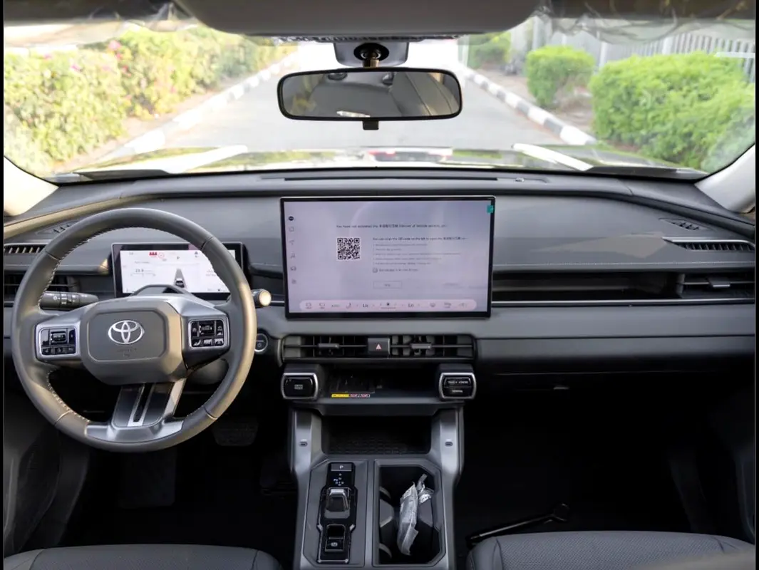 Toyota RAV4 2.5 Hybride, tableau de bord